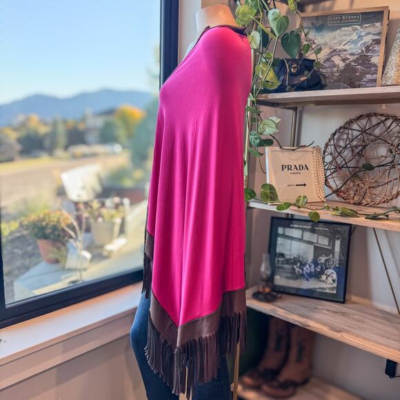 Ver'e'ne Hot Pink/Raspberry Poncho Brown Fringe Trim & Buttons One Size Fits All - Picture 7 of 10